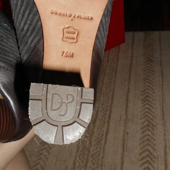 Donald J. Pliner stingray like leather ankle boots, size 7.5M - Picture 9 of 10